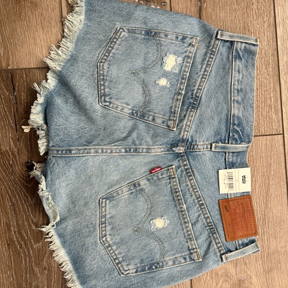 NWT 501 Levi shorts - Picture 2 of 4